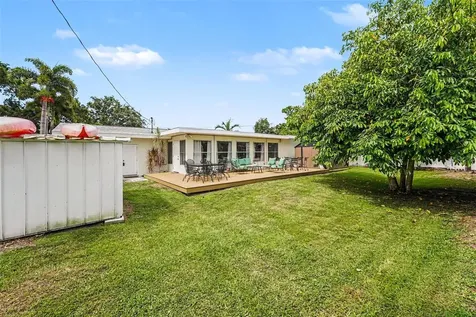 6825 11th Avenue N St Petersburg FL 33710