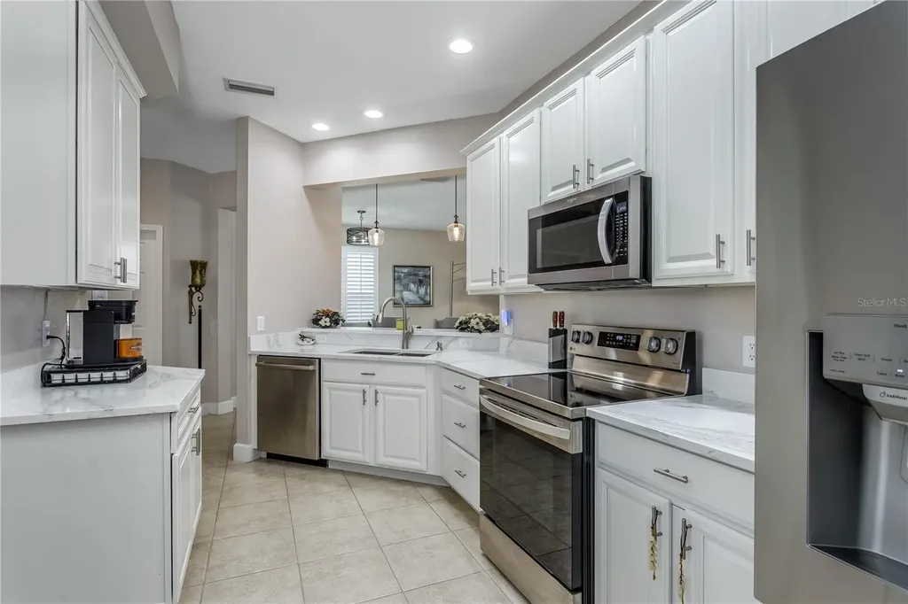 312 Seneca Falls Drive Apollo Beach FL 33572