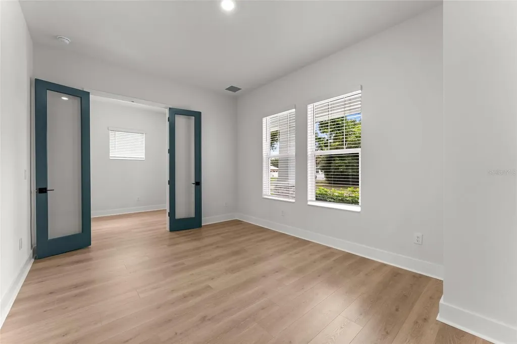 7428 Burlington Avenue N St Petersburg FL 33710