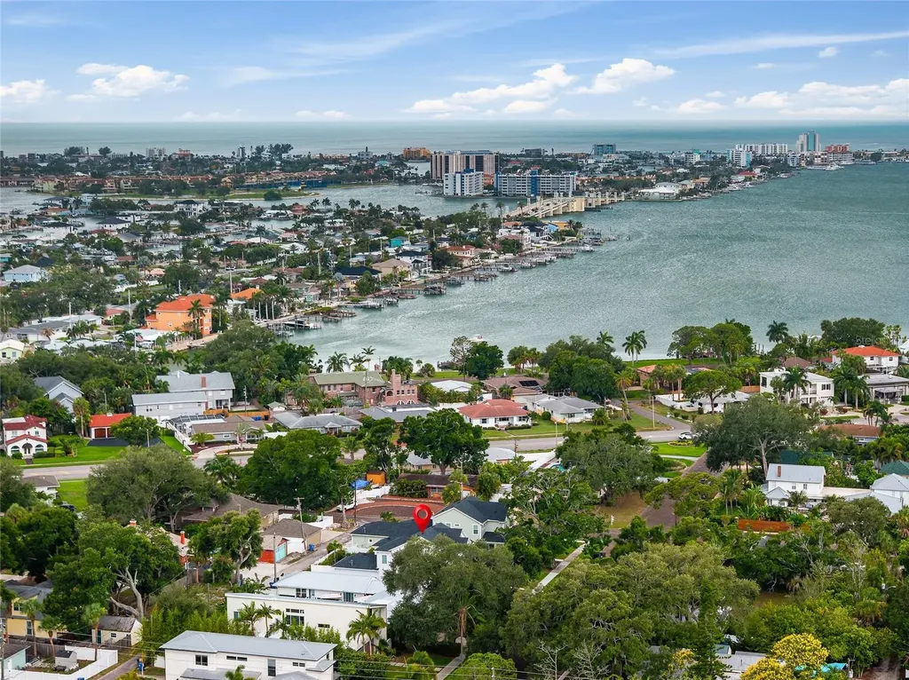 7428 Burlington Avenue N St Petersburg FL 33710