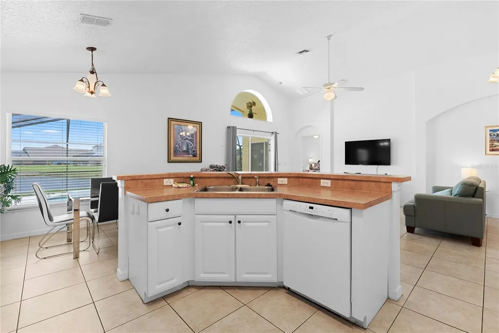 4811 Cumbrian Lakes Drive Kissimmee FL 34746