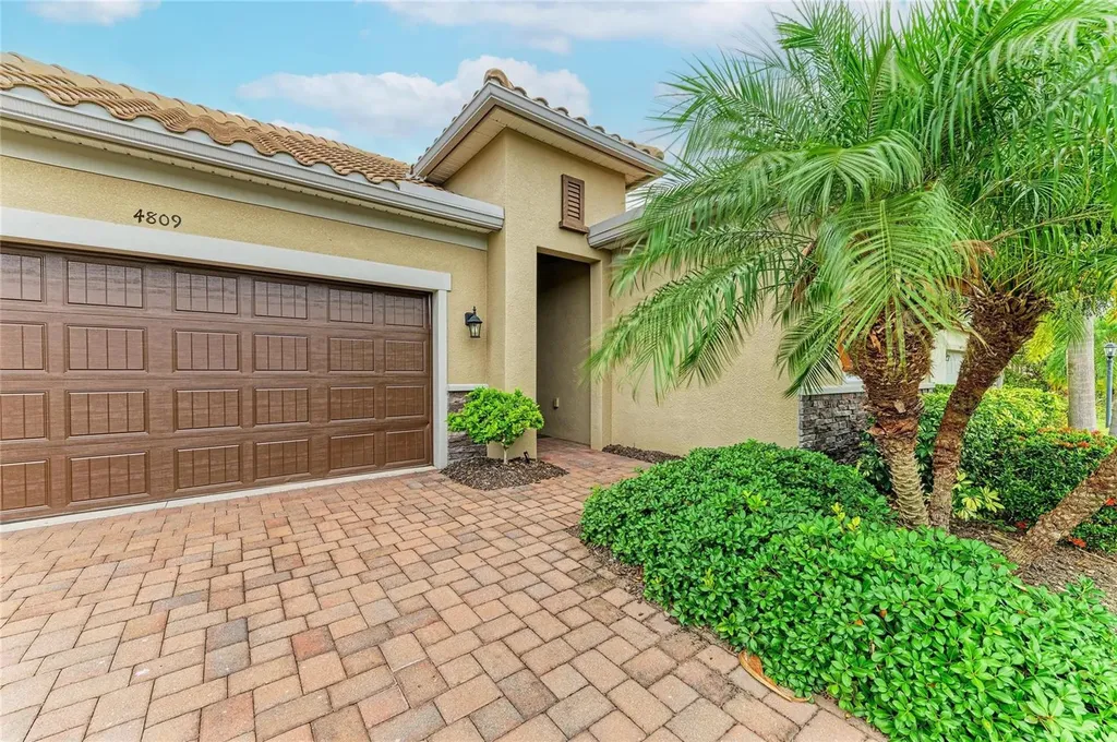 4809 Tobermory Way Bradenton FL 34211