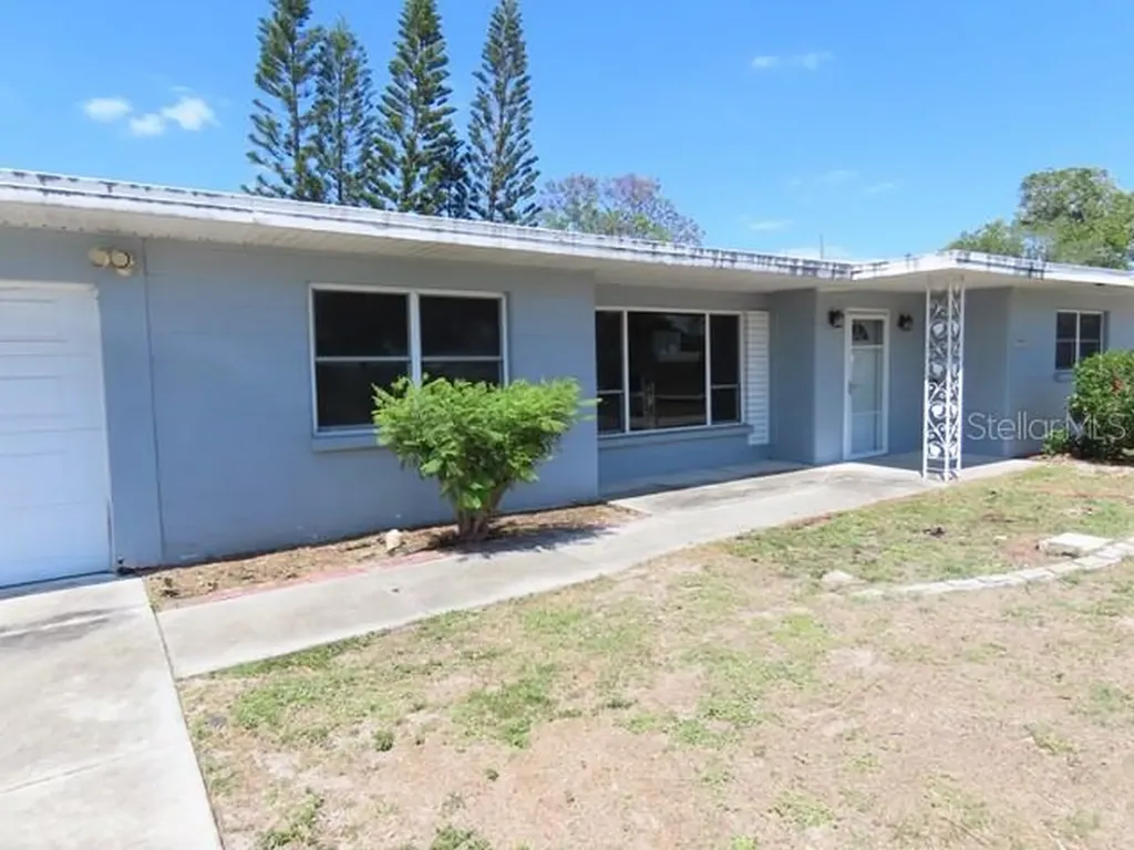 2447 Foster Lane Sarasota FL 34239