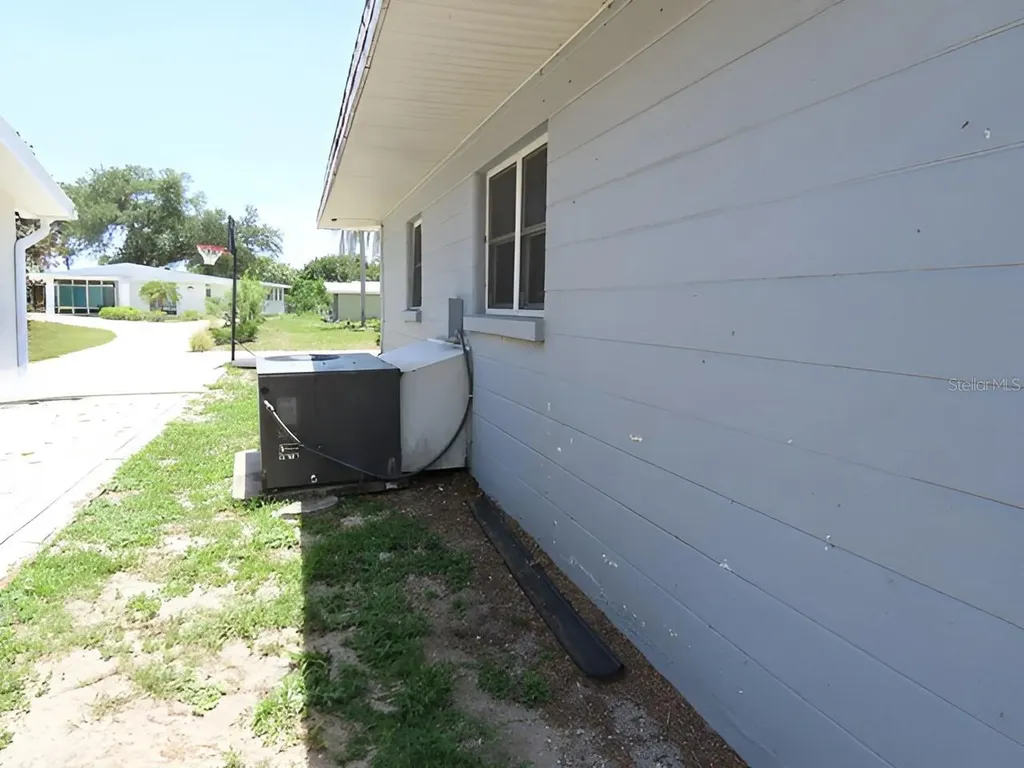 2447 Foster Lane Sarasota FL 34239