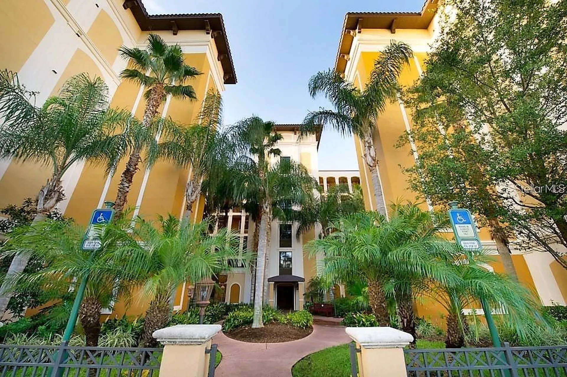 12538 Floridays Resort Dr Drive Orlando FL 32821