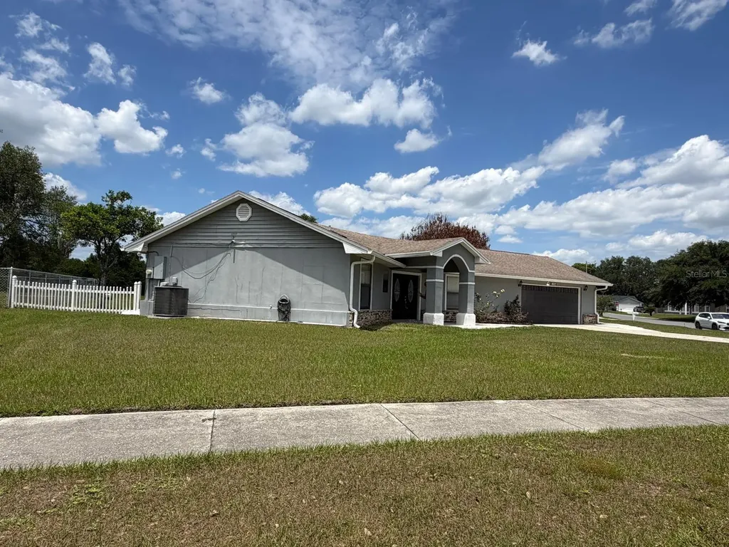 2356 Royale Oaks Boulevard Kissimmee FL 34744