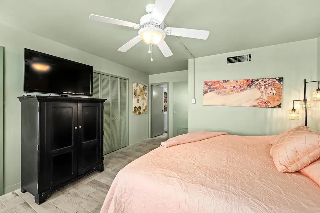 10355 Paradise Boulevard Treasure Island FL 33706