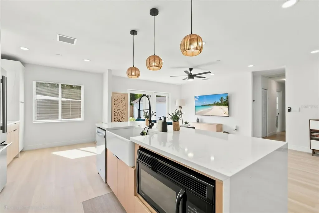7017 20th Street N St Petersburg FL 33702