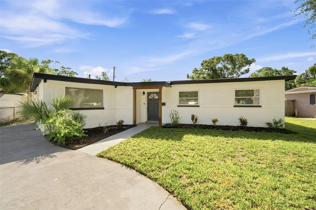 7017 20th Street N St Petersburg FL 33702
