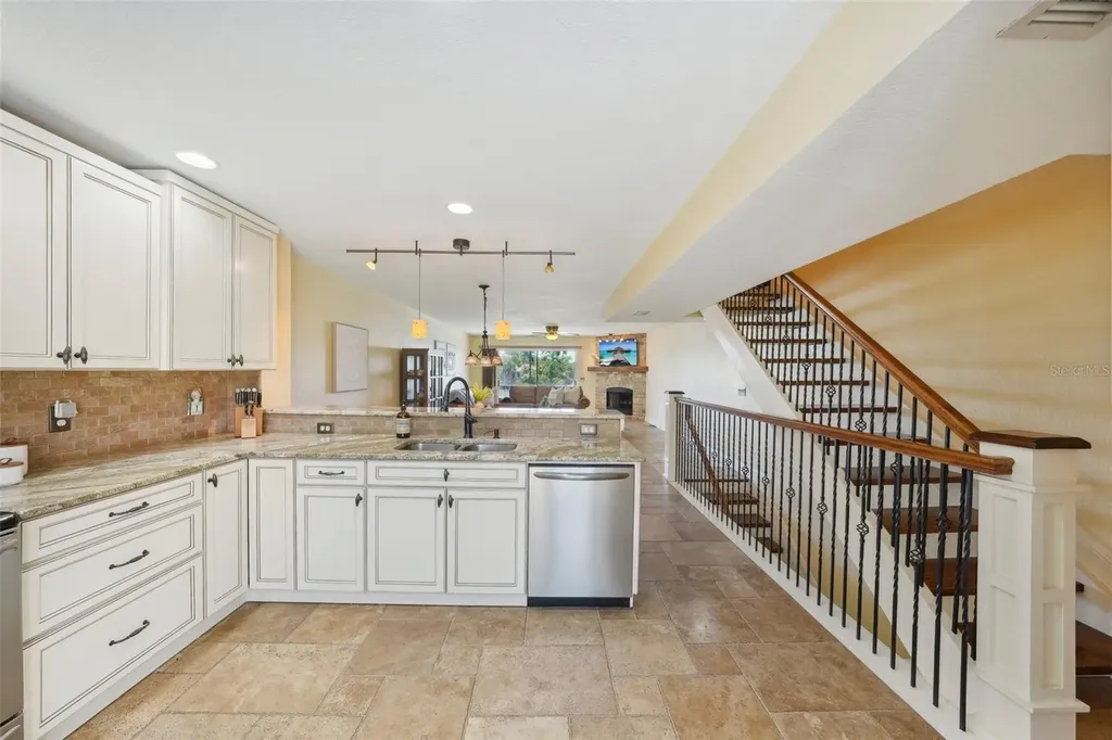 637 Pinellas Bayway Tierra Verde FL 33715