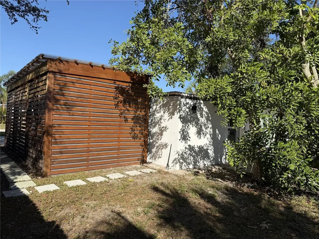 907 Fruitland Avenue Bradenton FL 34207