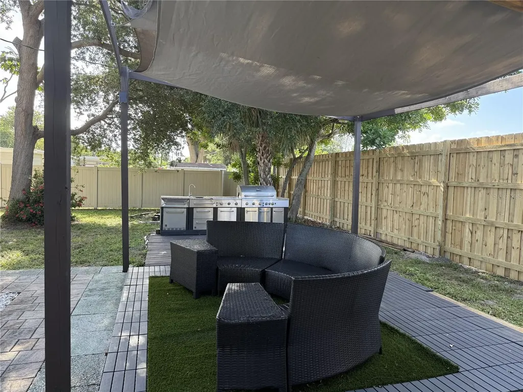 907 Fruitland Avenue Bradenton FL 34207