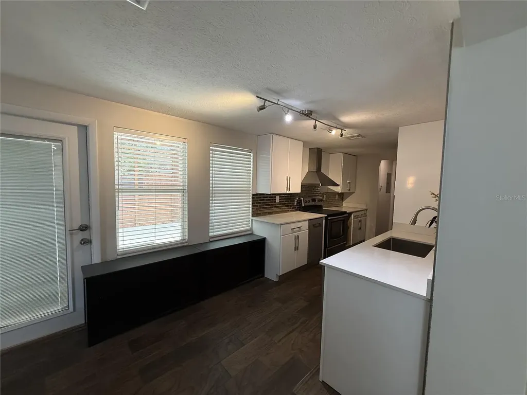 907 Fruitland Avenue Bradenton FL 34207
