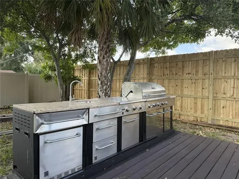 907 Fruitland Avenue Bradenton FL 34207