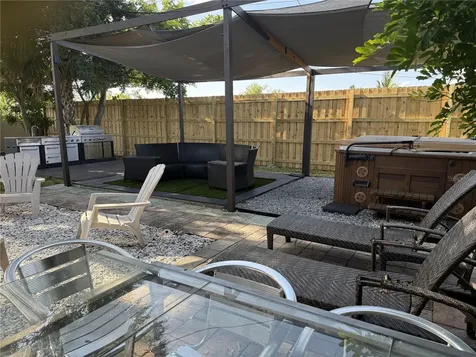 907 Fruitland Avenue Bradenton FL 34207