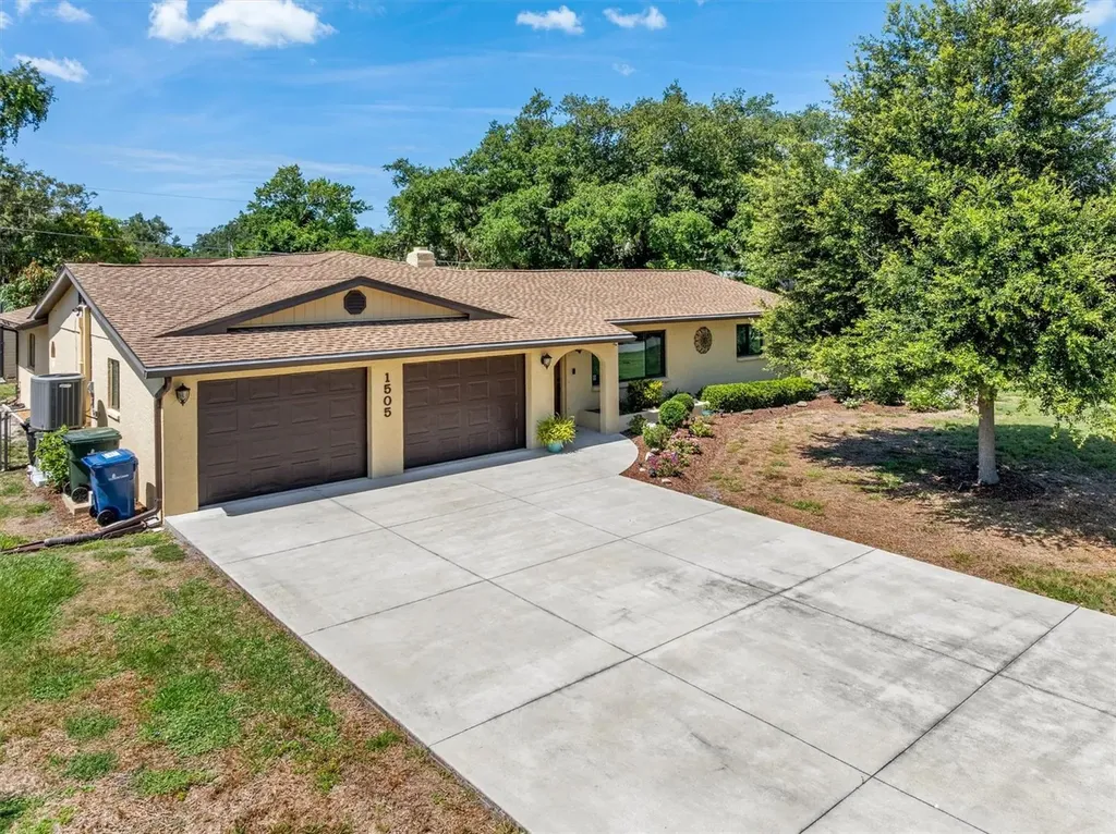 1505 Pine Street E Nokomis FL 34275