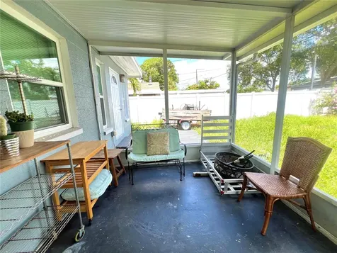 3806 6th Avenue N St Petersburg FL 33713