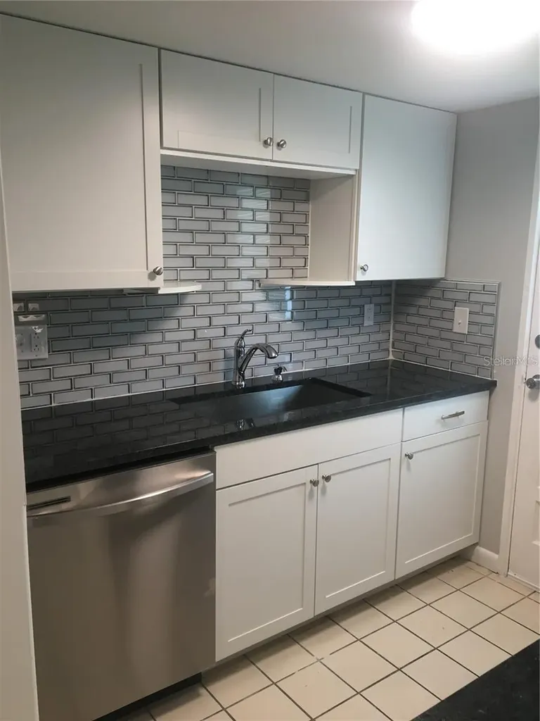 2 N Fernwood Avenue Clearwater FL 33765