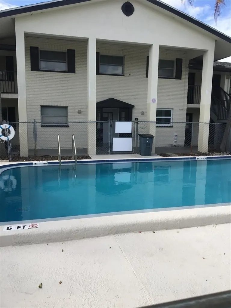 2 N Fernwood Avenue Clearwater FL 33765