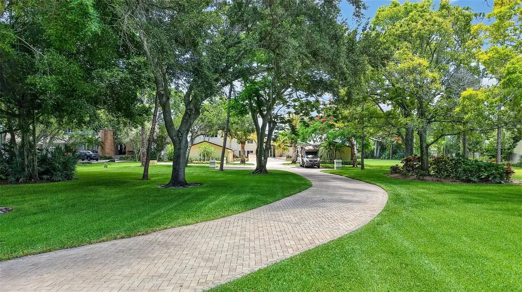 6305 Burning Tree Drive Seminole FL 33777
