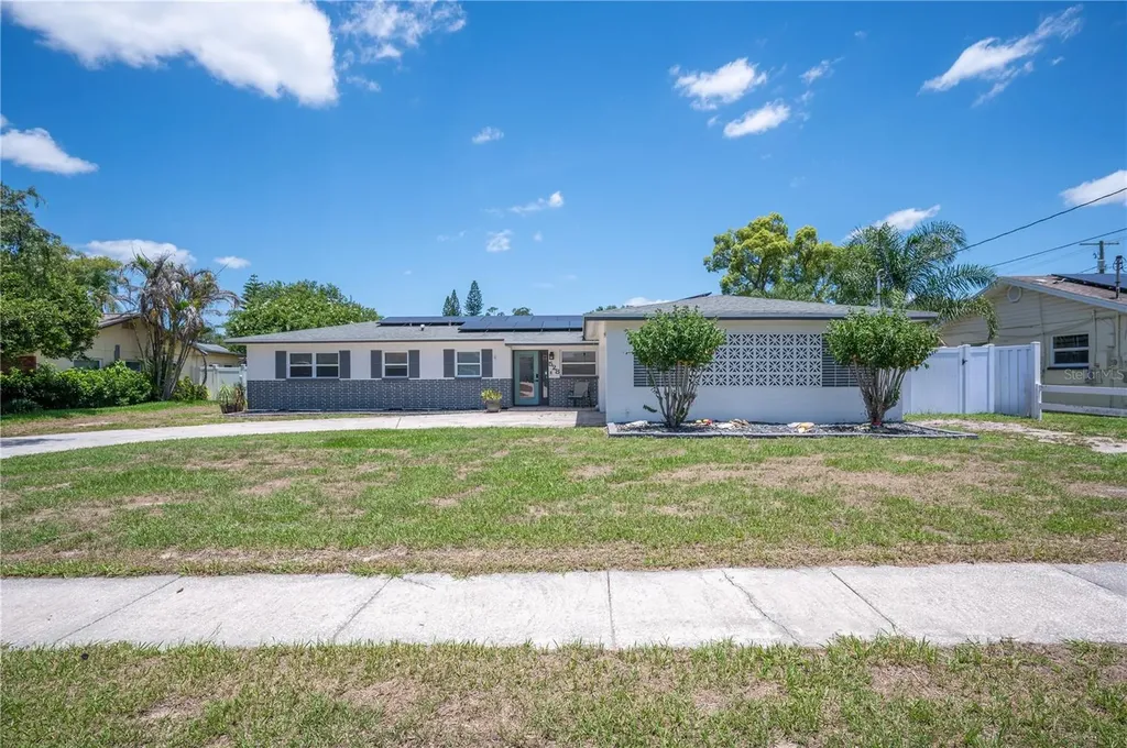 528 S Larry Circle Brandon FL 33511