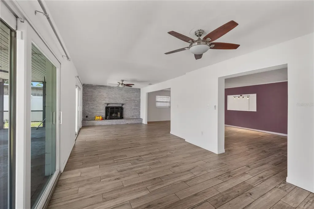 528 S Larry Circle Brandon FL 33511