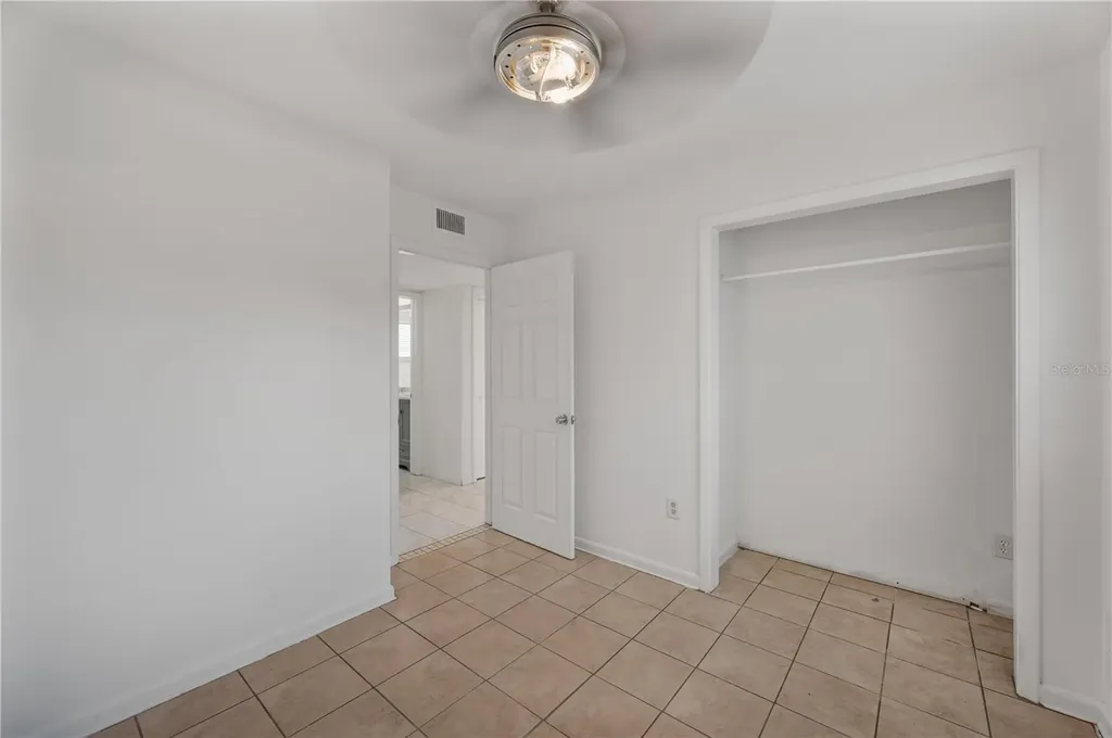 528 S Larry Circle Brandon FL 33511