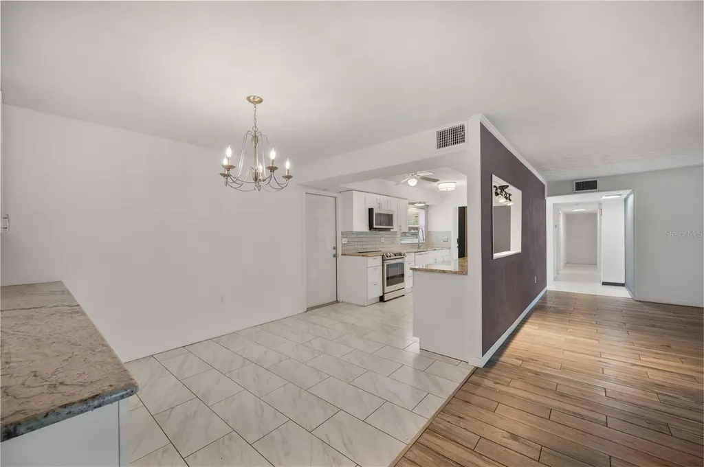 528 S Larry Circle Brandon FL 33511