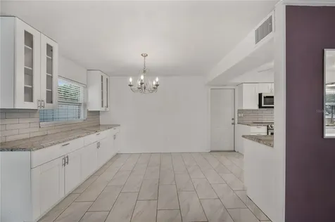 528 S Larry Circle Brandon FL 33511