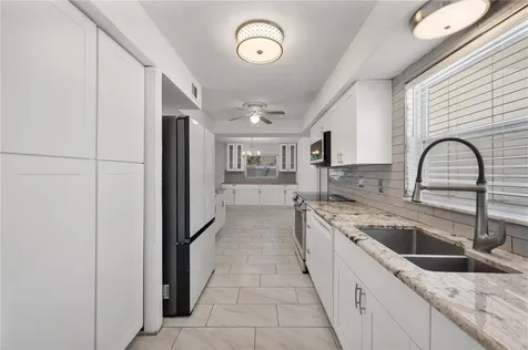 528 S Larry Circle Brandon FL 33511