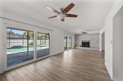 528 S Larry Circle Brandon FL 33511