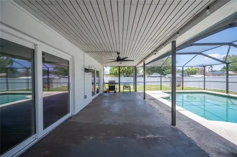 528 S Larry Circle Brandon FL 33511