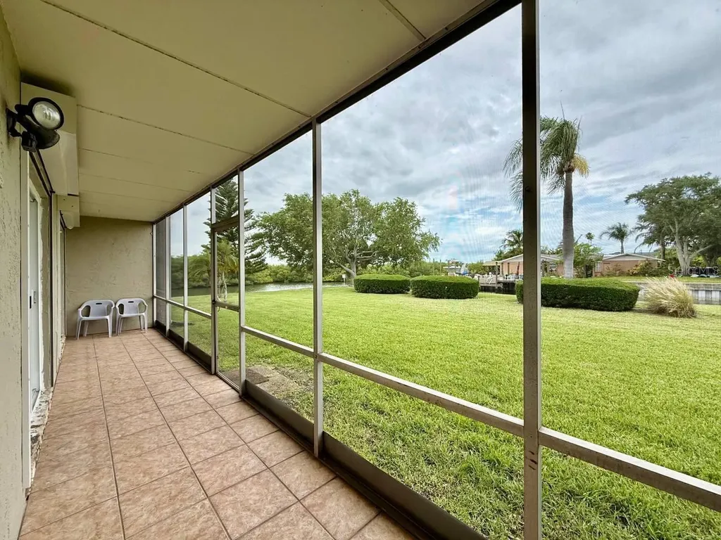 8801 Bay Pointe Drive Tampa FL 33615
