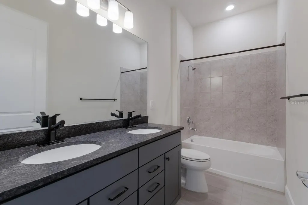 712 Sigsbee Loop Sarasota FL 34240