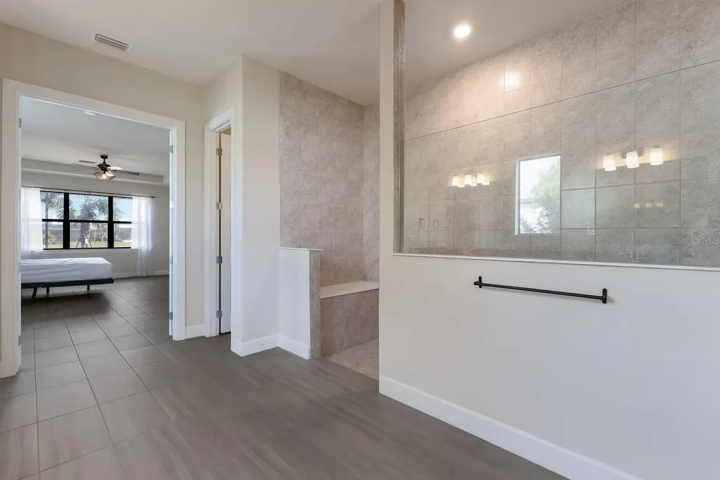 712 Sigsbee Loop Sarasota FL 34240