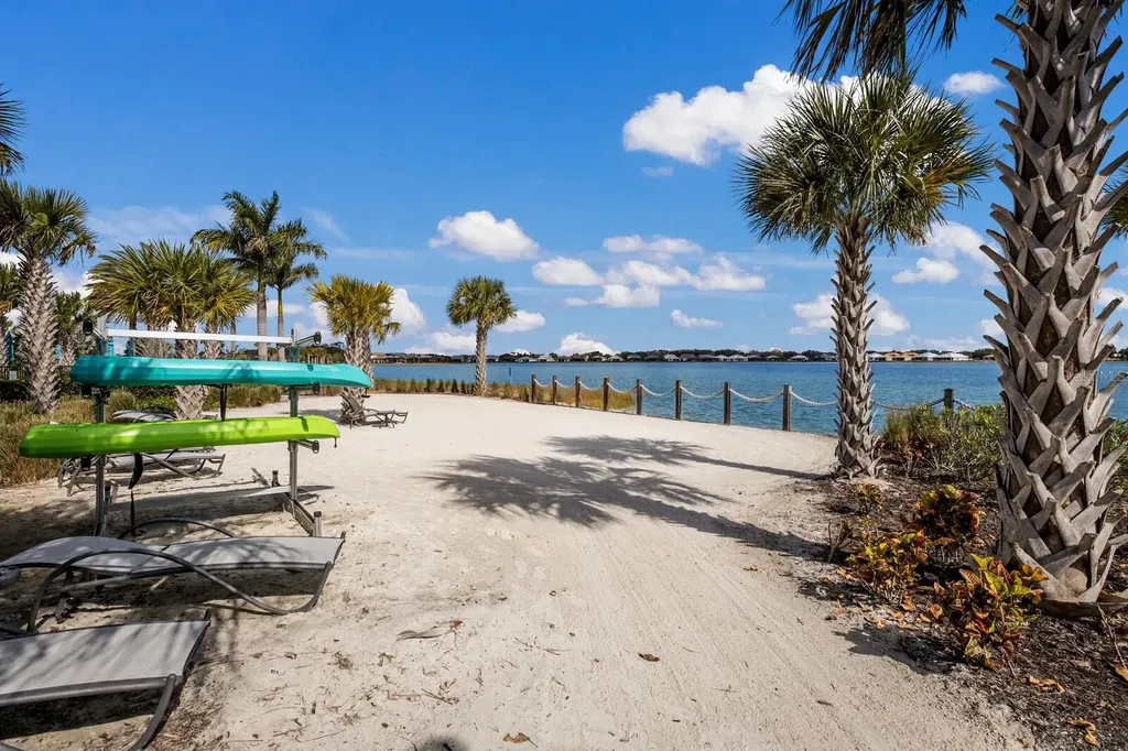712 Sigsbee Loop Sarasota FL 34240