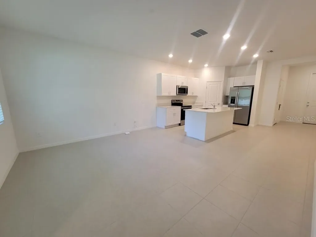 3328 Lapis Lake Drive Zephyrhills FL 33541