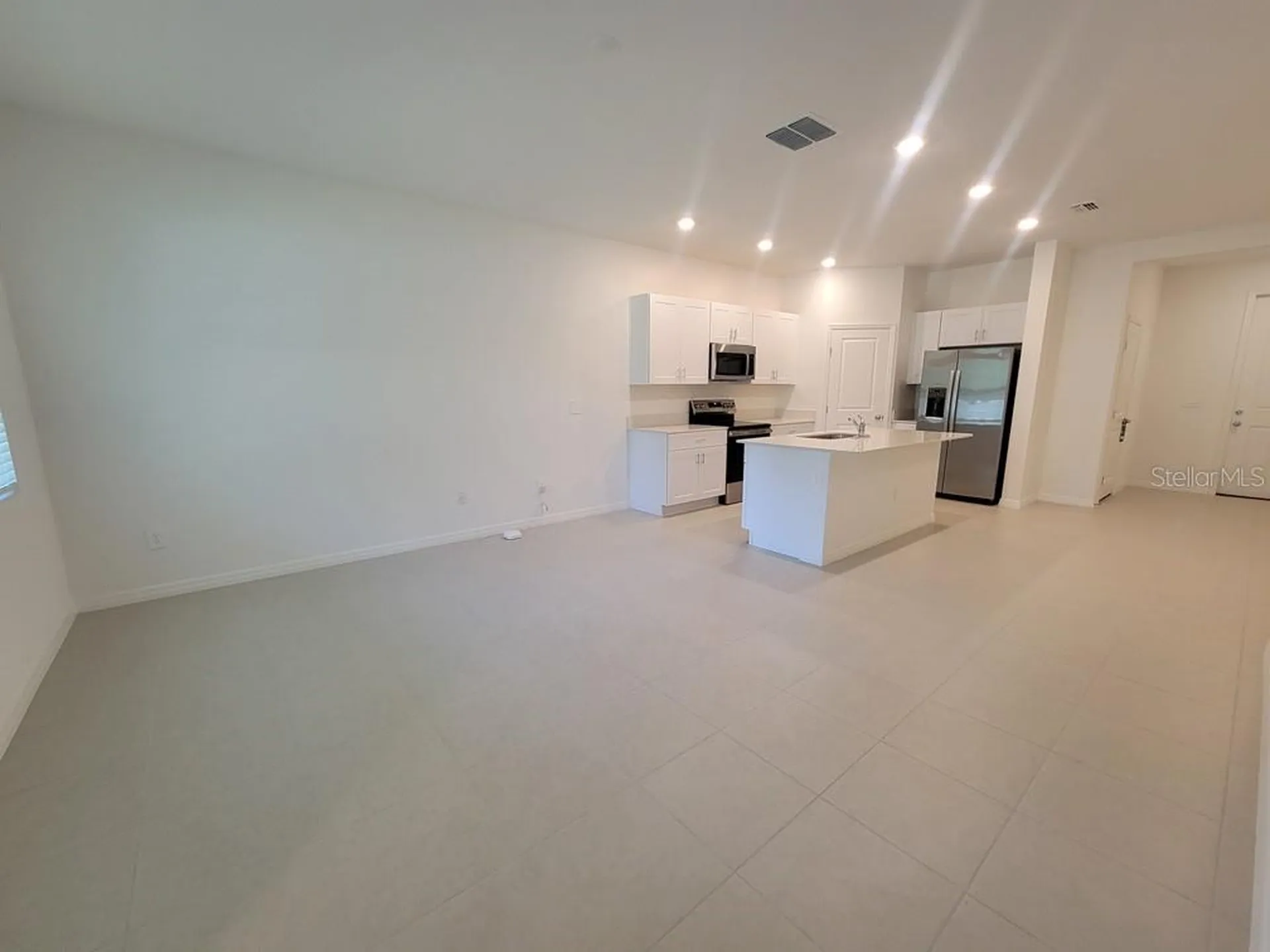 3328 Lapis Lake Drive Zephyrhills FL 33541