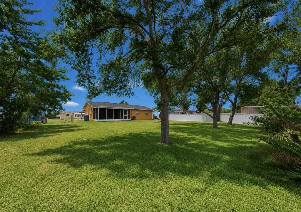 404 12th Street SW Ruskin FL 33570