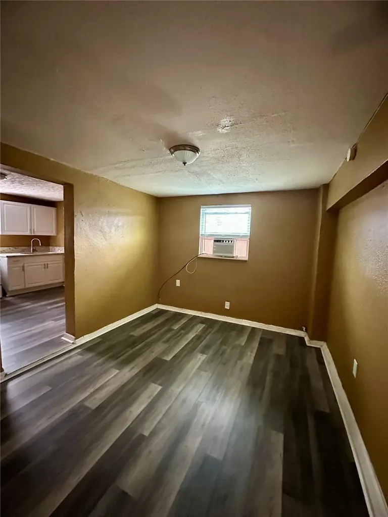 2907 N 15th Street Tampa FL 33605