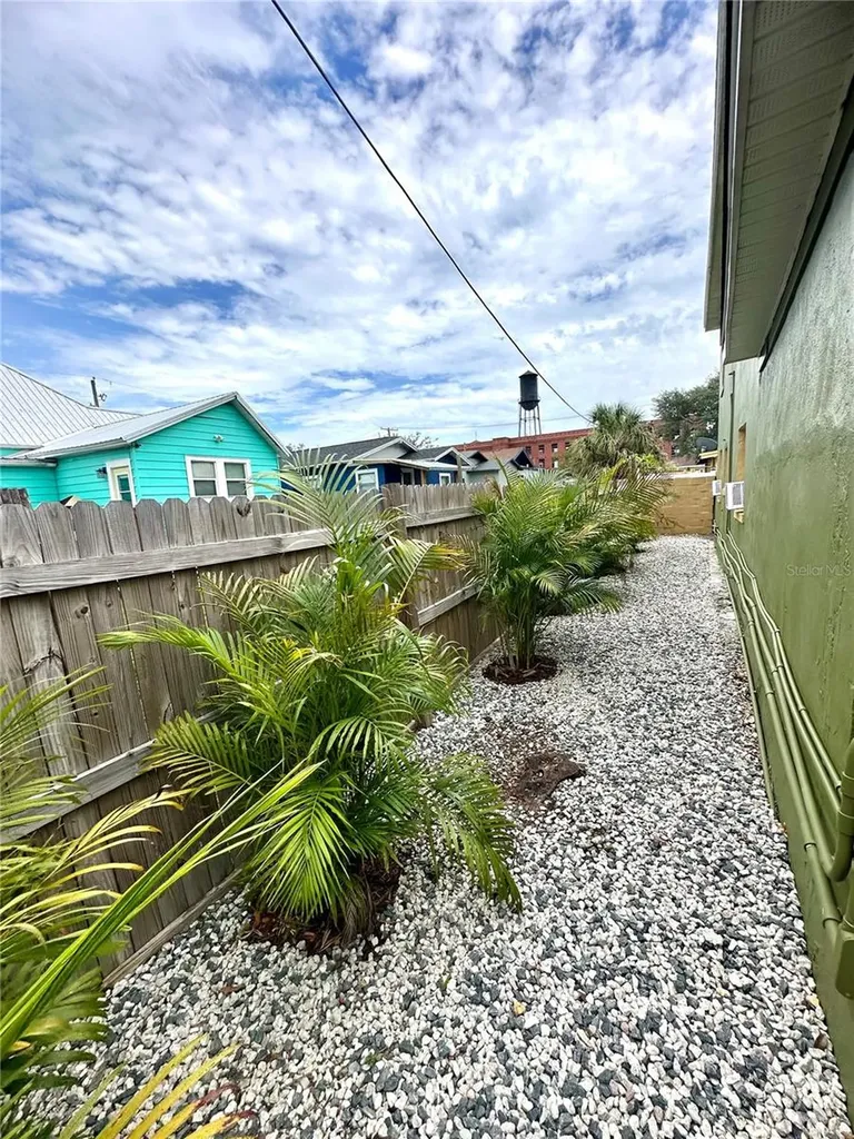 2907 N 15th Street Tampa FL 33605