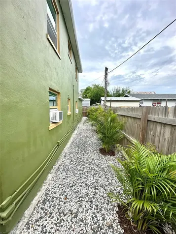 2907 N 15th Street Tampa FL 33605