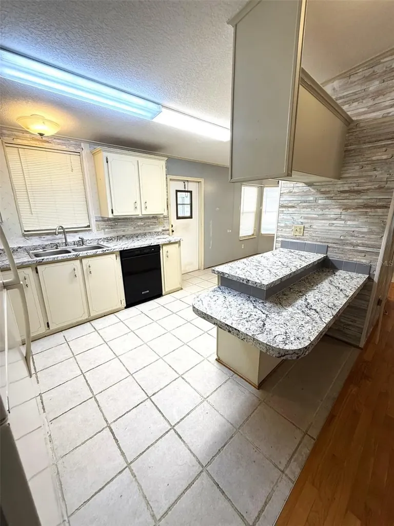 435 Village Circle SW Winter Haven FL 33880