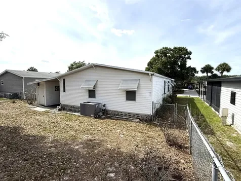 435 Village Circle SW Winter Haven FL 33880