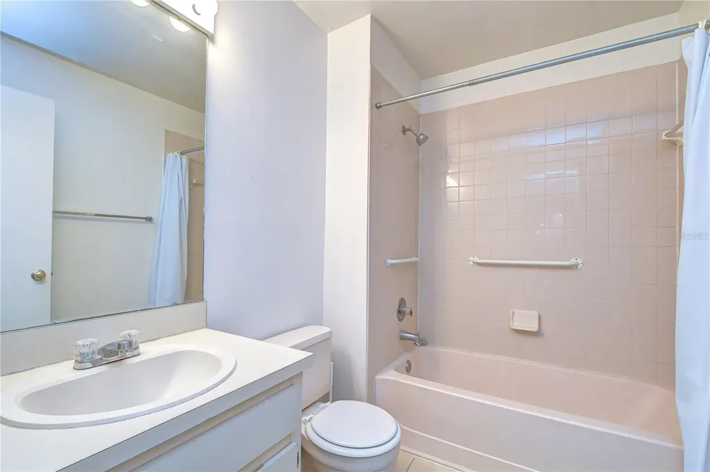 4008 Ashford Green Place Tampa FL 33613
