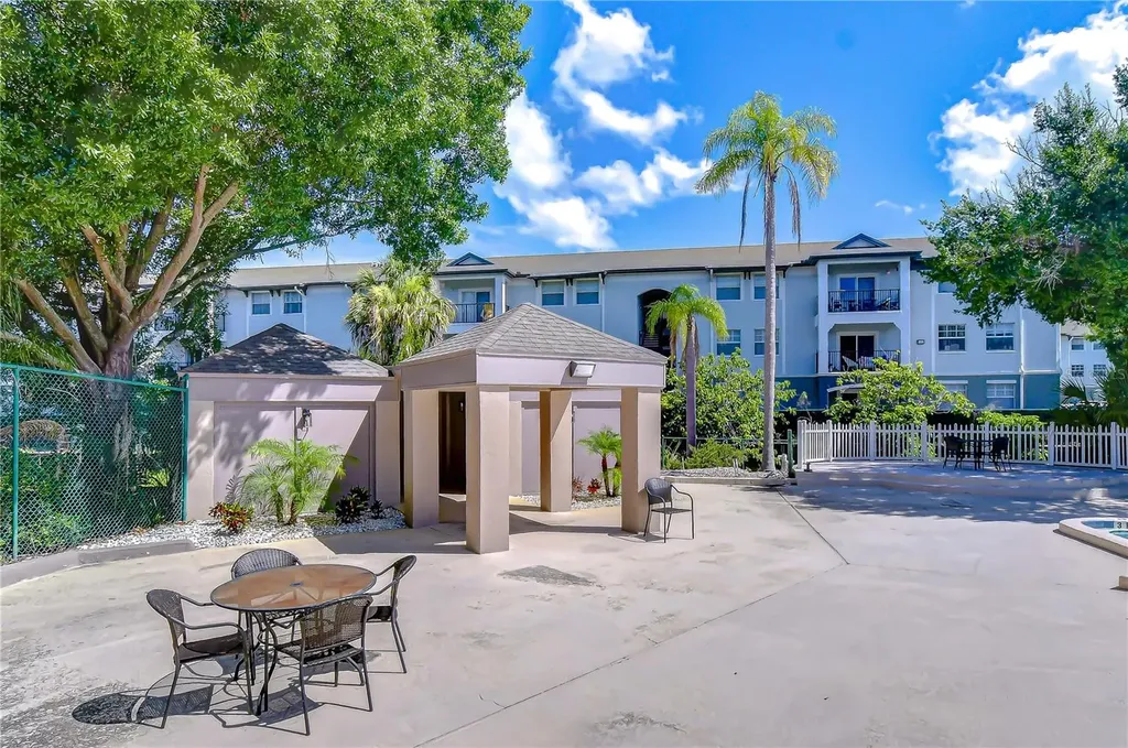 4008 Ashford Green Place Tampa FL 33613