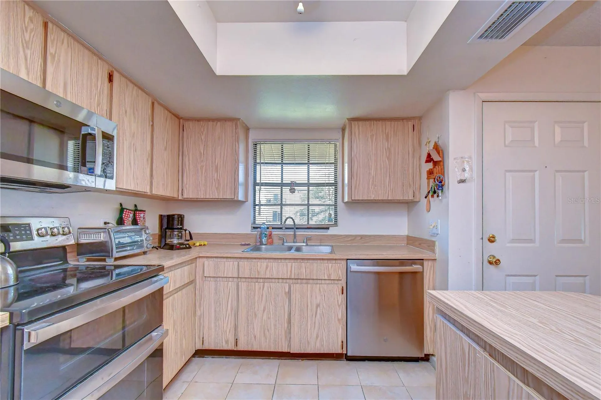 4008 Ashford Green Place Tampa FL 33613