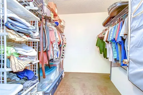 4008 Ashford Green Place Tampa FL 33613