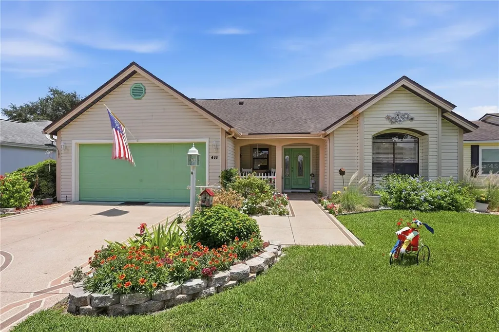 611 Lisbon Lane Lady Lake FL 32159