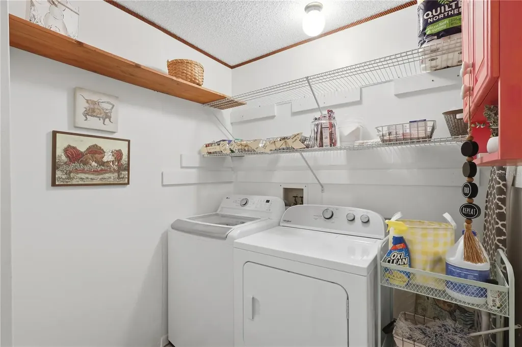 611 Lisbon Lane Lady Lake FL 32159